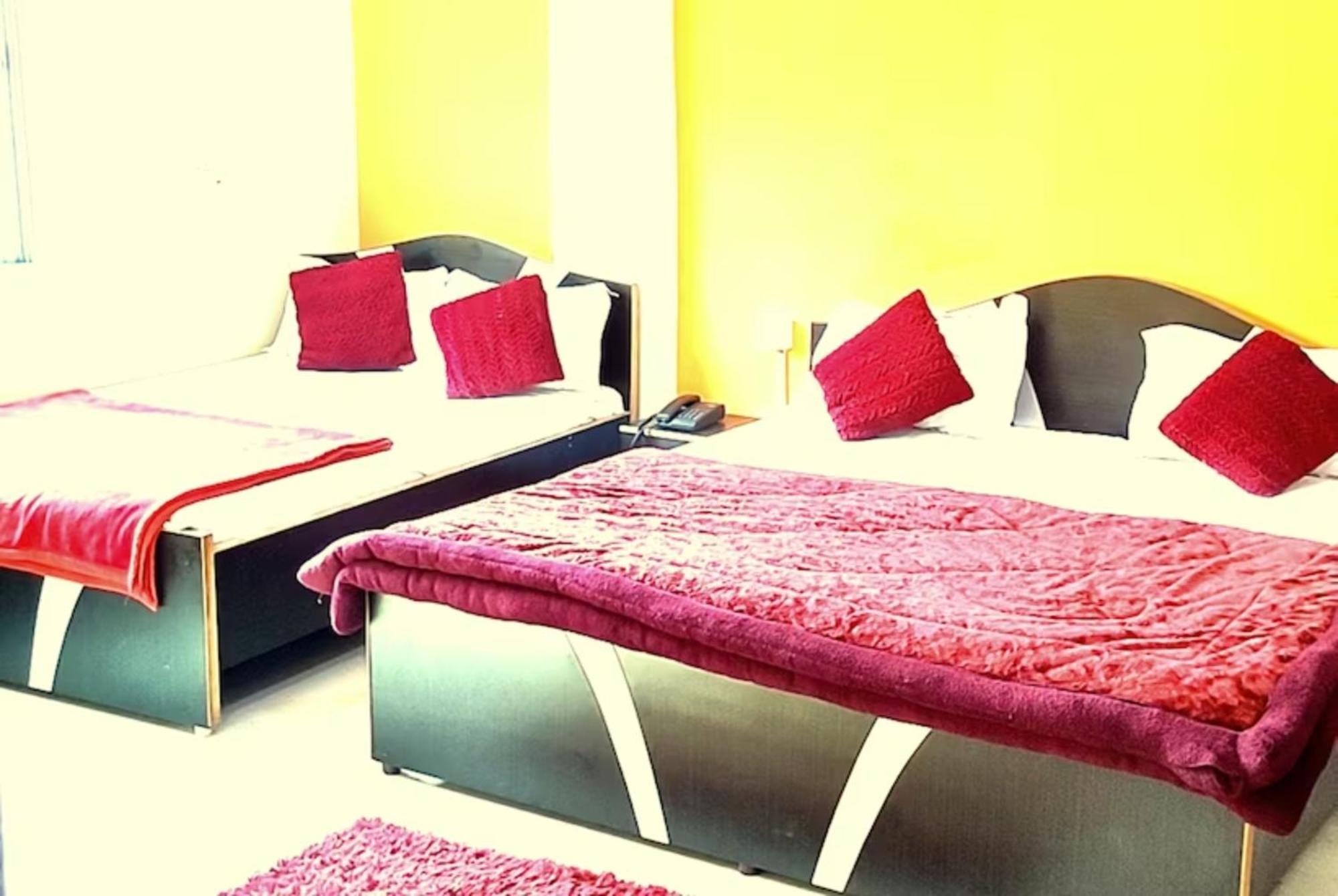 Hotel New Ashiyana Palace Near Ganga Ghat And Vishwanath Temple Varanasi Exterior foto