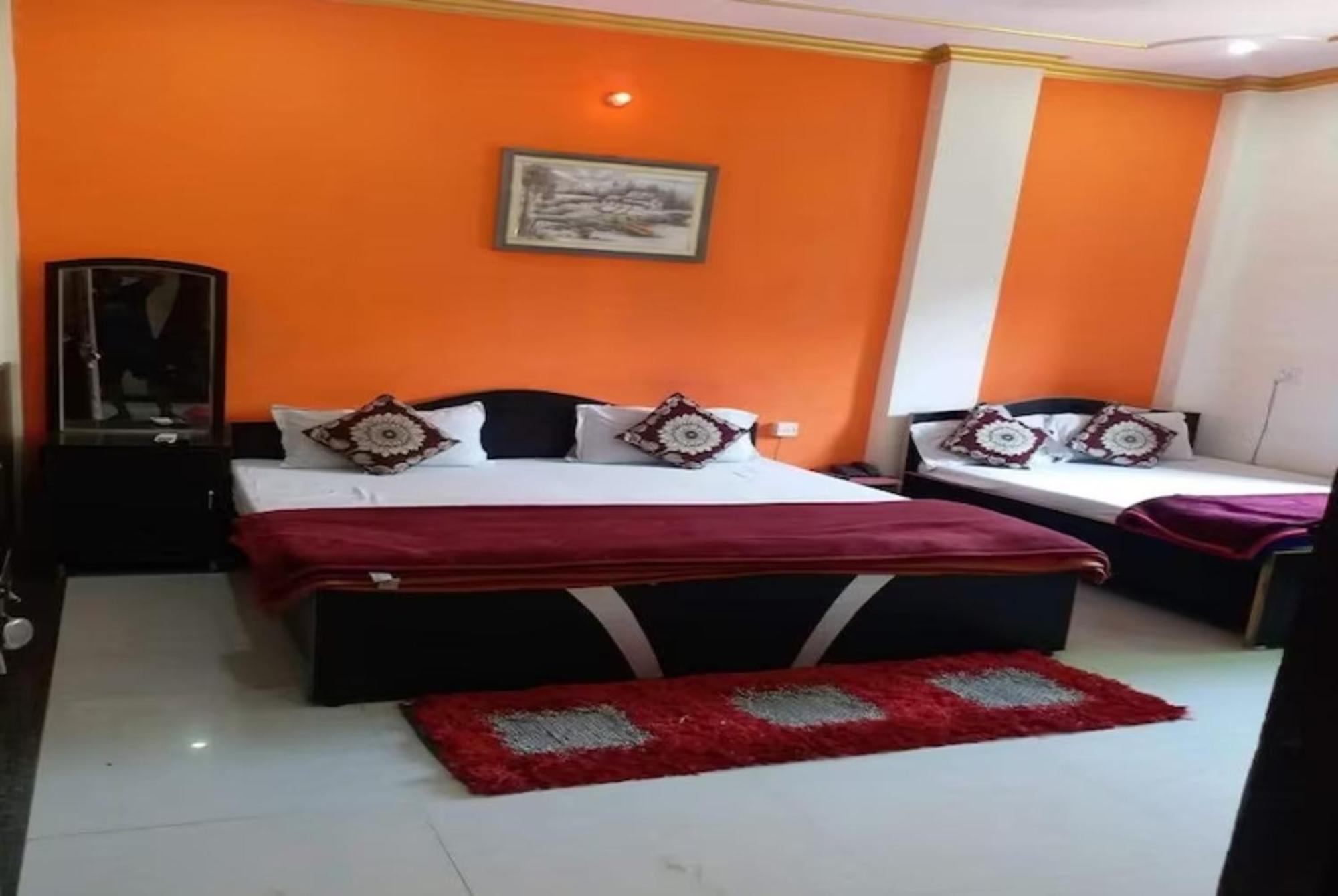 Hotel New Ashiyana Palace Near Ganga Ghat And Vishwanath Temple Varanasi Exterior foto